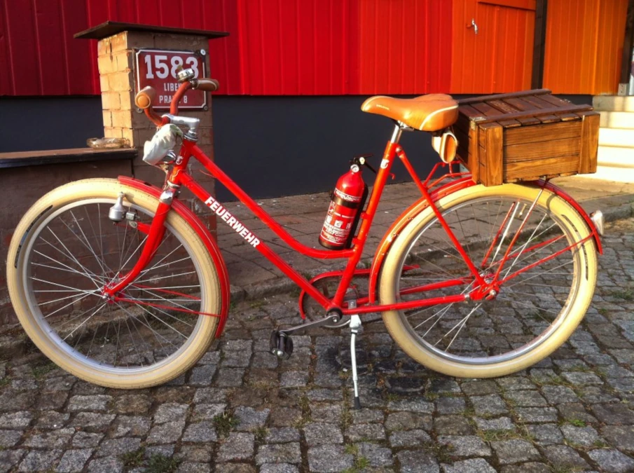 Mifa Damen – Balloonbike alias „die Feuerwehr“