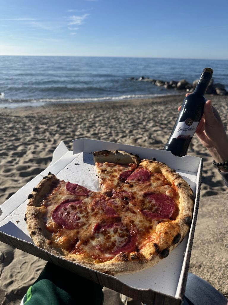 Pizza am Strand