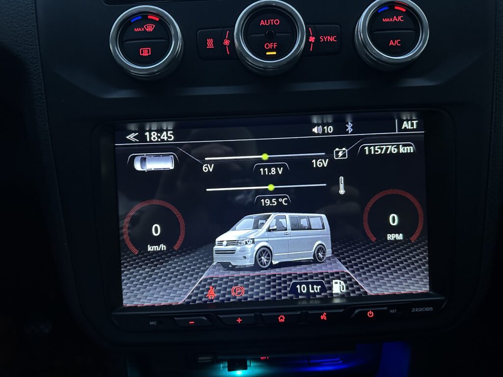Menü im Zenec Z-E2065