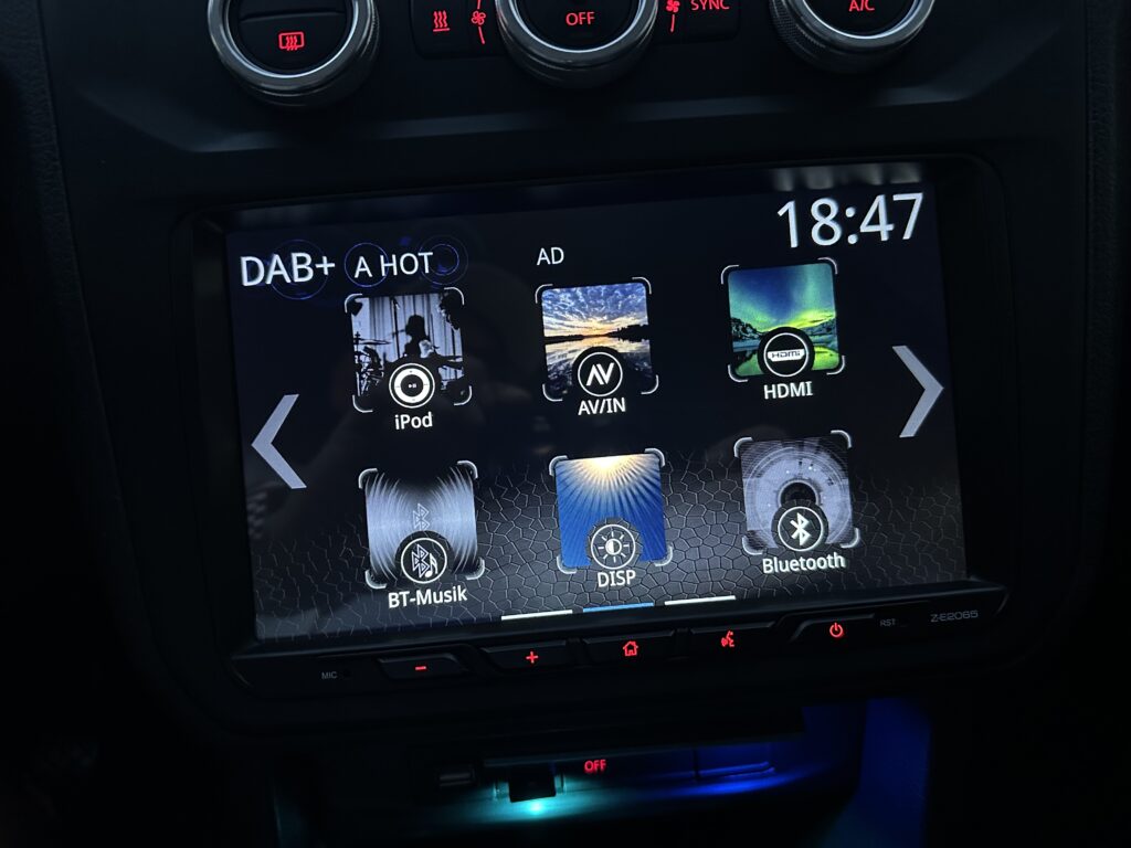 Menü im Zenec Z-E2065